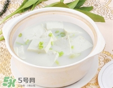 豆腐發酸是怎么回事?豆腐發酸還能吃嗎?