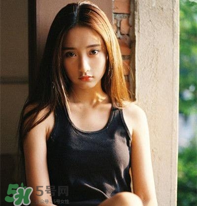 2017流行的中長發發型_中長發發型圖片2017女
