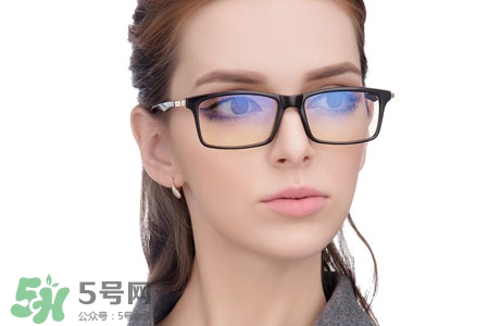 洗手液可以洗眼鏡嗎？眼鏡可以用洗手液洗嗎？