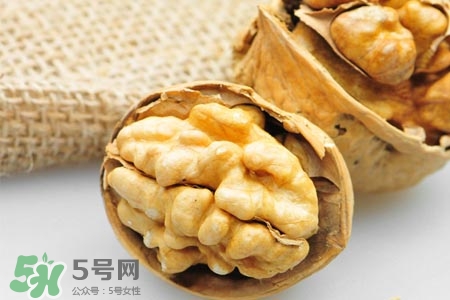 乙肝小三陽(yáng)可以吃核桃嗎？乙肝大三陽(yáng)可以吃核桃嗎？