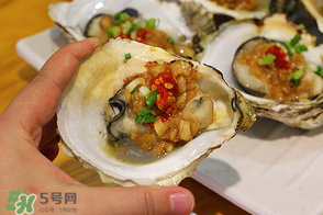 生蠔里面綠色的能吃嗎？生蠔里面綠色的是什么？