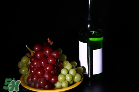 乙肝患者能喝紅酒嗎？喝紅酒對乙肝有影響嗎？