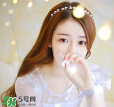 微卷中長發圖片_微卷發型圖片中長發女