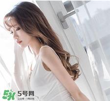 微卷中長發圖片_微卷發型圖片中長發女