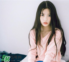 微卷中長發圖片_微卷發型圖片中長發女
