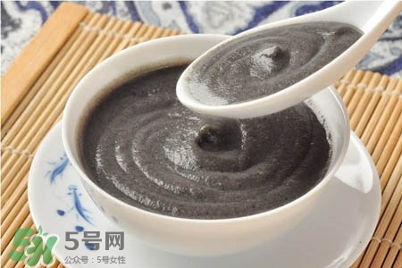 芝麻糊不能和什么一起吃？芝麻糊與哪些食物相克？