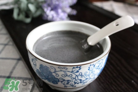 芝麻糊不能和什么一起吃？芝麻糊與哪些食物相克？