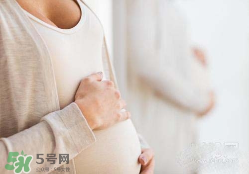 孕婦可以經(jīng)常摸肚子嗎？孕婦經(jīng)常摸肚子會(huì)怎樣？