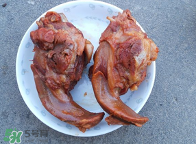 豬舌頭怎么腌制？腌豬舌頭要多久？