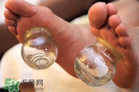 拔罐放血可以祛痘嗎？拔罐放血能治痘痘嗎？