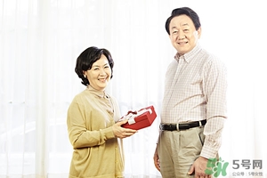 過年去女方家帶什么禮物_過年去女朋友家買什么