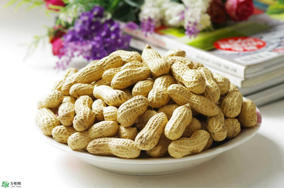 冬天吃花生好嗎？冬天吃花生會上火嗎？