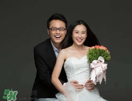 拍婚紗照可以戴眼鏡嗎？拍婚紗照戴眼鏡好不好？