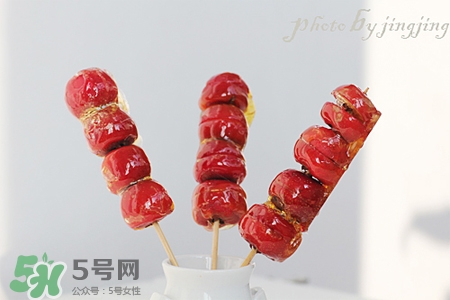 冰糖葫蘆的紙能吃嗎？冰糖葫蘆外面的膜能吃嗎？