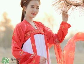 齊胸襦裙配什么發簪好看?穿齊胸襦裙配什么簪子?