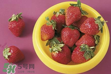 剛摘的草莓怎么清洗？新鮮草莓怎么洗才干凈？
