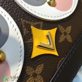 lv2017情人節限量包包多少錢？lv2017情人節愛情鳥小雞包價格