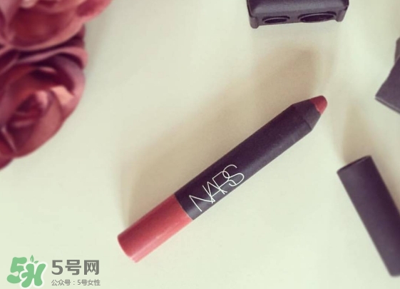 豆沙色口紅怎么化？豆沙色口紅怎么涂好看？