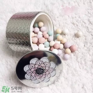 散粉會(huì)浮粉嗎？散粉浮粉怎么辦？