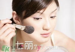 粉底液會浮粉是怎么回事？粉底液浮粉的原因