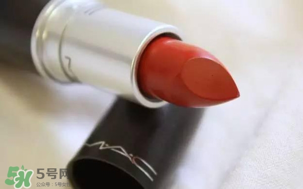 磚紅色和豆沙色的區別 磚紅色和豆沙色哪個好看？