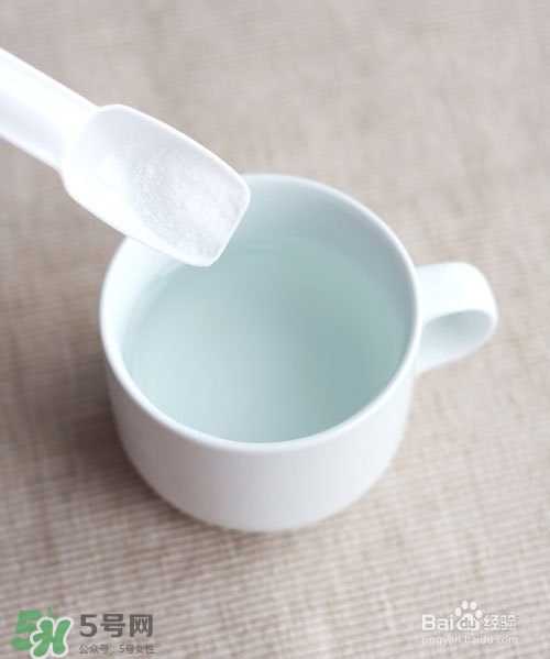嘴唇干燥是什么原因？嘴唇干裂脫皮怎么辦？