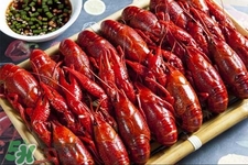 小龍蝦是海鮮嗎？小龍蝦屬于海鮮嗎？