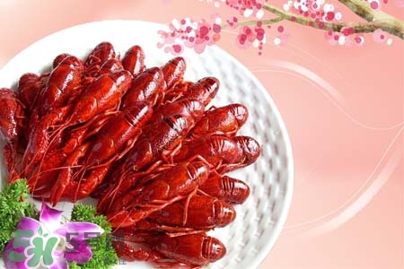 小龍蝦是海鮮嗎？小龍蝦屬于海鮮嗎？