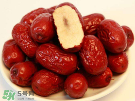 紅棗發白可以吃嗎？紅棗表面發白是發霉嗎？