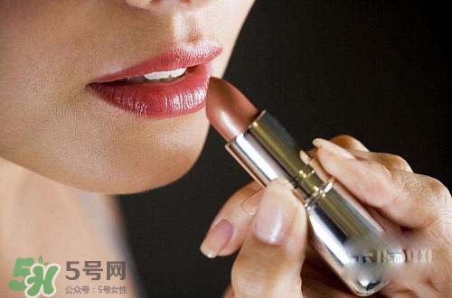 口紅過敏是怎樣的？口紅過敏怎么辦？