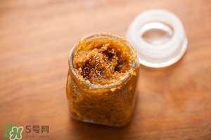 唇部磨砂膏多久用一次？唇部磨砂膏可以天天用嗎？