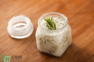 唇部磨砂膏多久用一次？唇部磨砂膏可以天天用嗎？