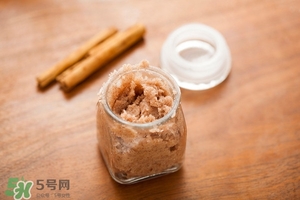 唇部磨砂膏多久用一次？唇部磨砂膏可以天天用嗎？