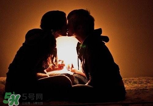 接吻時女生的生理反應是什么？怎么接吻教程