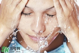卸妝水和卸妝油的區(qū)別？卸妝水和卸妝油有什么不一樣？