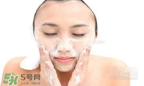 毛孔堵塞用什么洗面奶？毛孔堵塞用洗面奶注意事項
