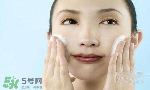 毛孔堵塞用什么洗面奶？毛孔堵塞用洗面奶注意事項