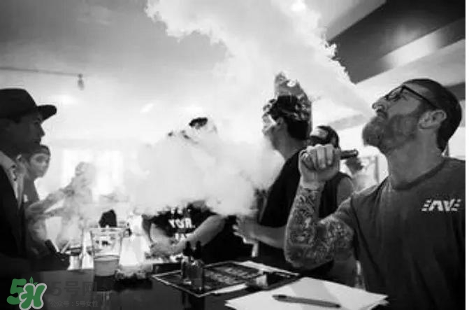 電子煙和真煙哪個危害大？電子煙和香煙哪個危害大？
