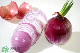 洋蔥中間黃了可以吃嗎？洋蔥里面發黃能吃嗎？