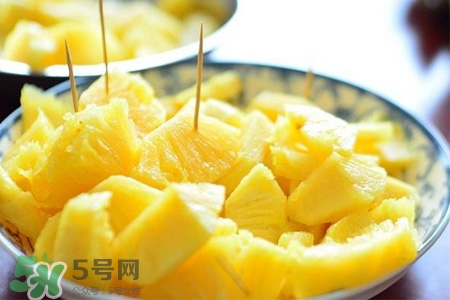 菠蘿如何削皮？自己在家怎么削菠蘿？