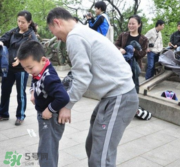 清明節(jié)穿什么衣服？清明節(jié)是適合穿什么衣服？