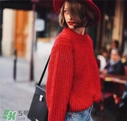紅色衣服配什么顏色褲子？紅色衣服配什么褲子好看？