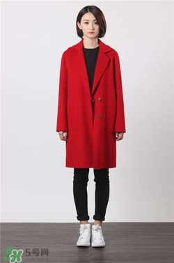 紅色衣服配什么顏色鞋子？紅色衣服配什么鞋子好看？