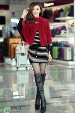 紅色衣服配什么顏色鞋子？紅色衣服配什么鞋子好看？