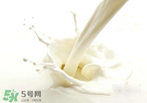 牛奶苦是怎么回事？牛奶苦能喝嗎？