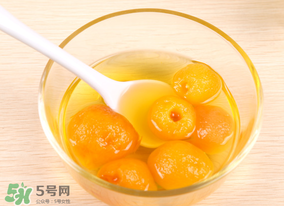 枇杷和蜂蜜能一起吃嗎？枇杷放蜂蜜好嗎？