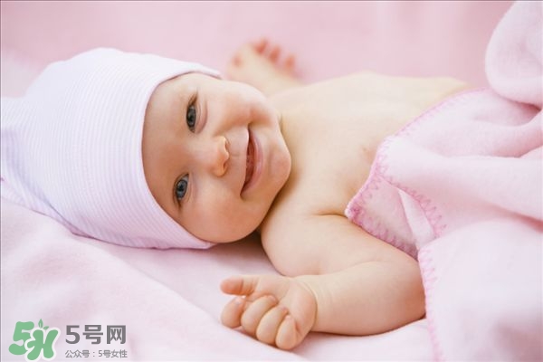4月齡寶寶發育標準 4月齡寶寶發育指標