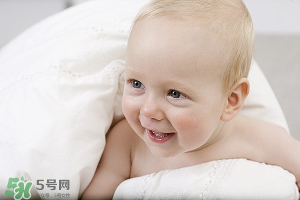 6月齡寶寶發育指標 6月齡寶寶發育標準