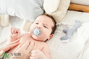 產后急性乳腺炎原因 產后急性乳腺炎的癥狀