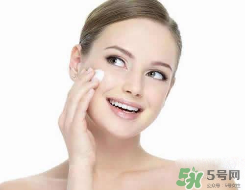 卸妝膏可以當洗面奶嗎？用完卸妝膏后還要用洗面奶嗎？
